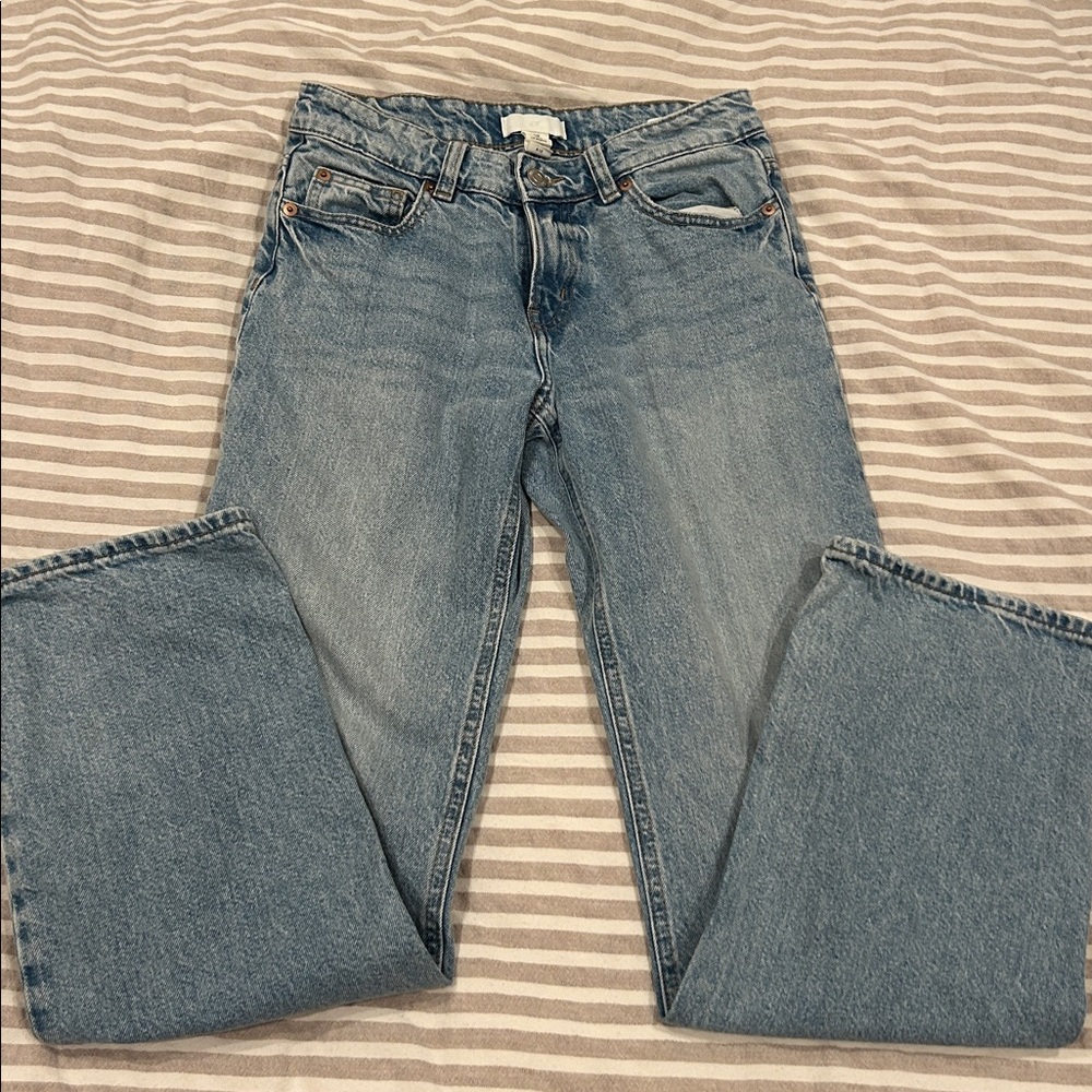 H&M Women’s Straight leg Jean size 2